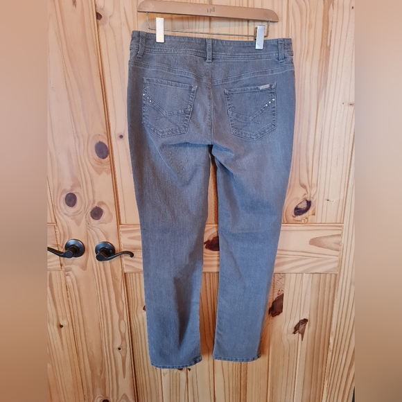 Chico's So Slimming Gray Washed Denim Pant Embellished Back Pocket Size 0.5 - Picture 3 of 3